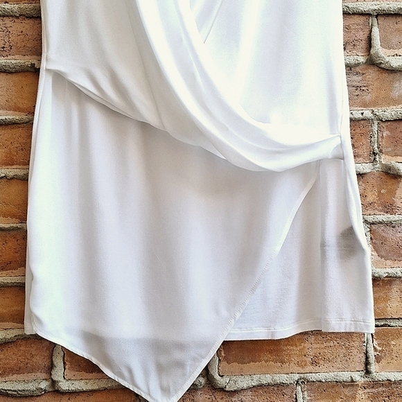le chateau Sleeveles Stretchy Top with Gorgette Asimetrical Drape - Picture 3 of 9